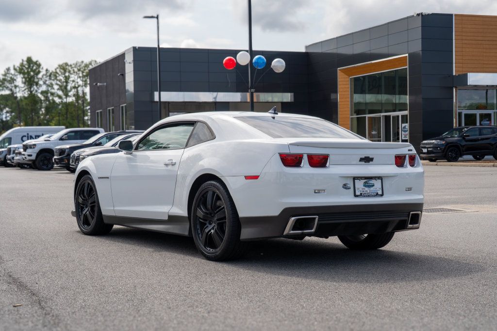 Used 2011 Chevrolet Camaro SS RWD image 5