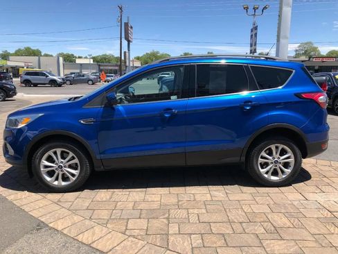 Used 2018 Ford Escape SE w/ SE Sync 3 Package AWD/4WD image 5