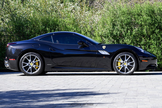 Used 2013 Ferrari California RWD image 17