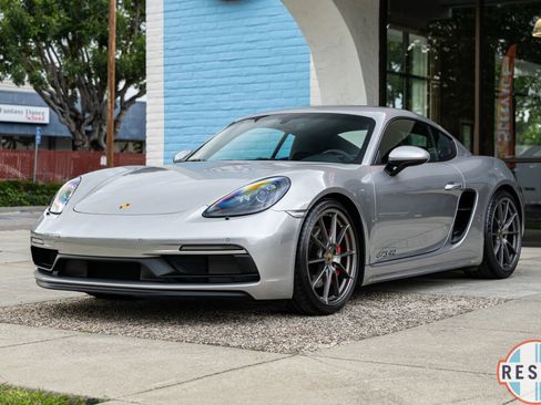 Used 2024 Porsche 718 Cayman GTS RWD image 3