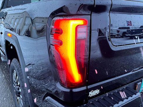 Used 2024 GMC Sierra 3500 Denali Ultimate image 31