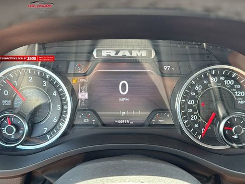 Used 2025 RAM 1500 Laramie AWD/4WD image 30