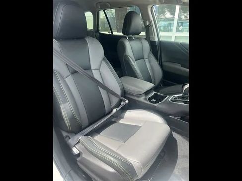 Used 2024 Subaru Outback Onyx Edition AWD/4WD image 23