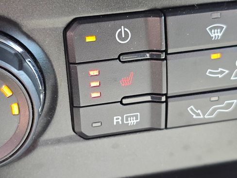 Used 2018 Ford F150 XLT w/ Equipment Group 302A Luxury AWD/4WD image 35
