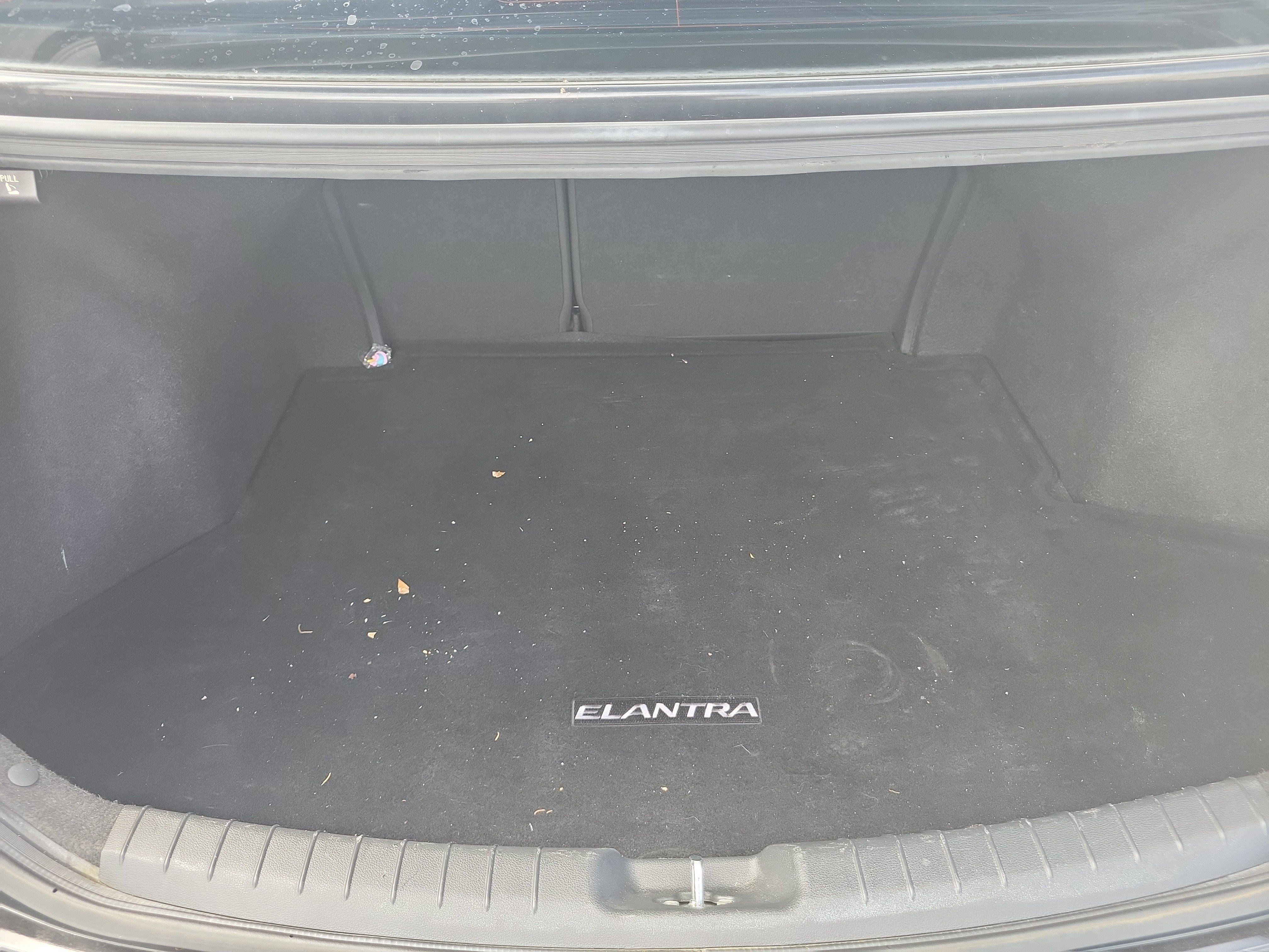 Used 2017 Hyundai Elantra SE FWD image 10