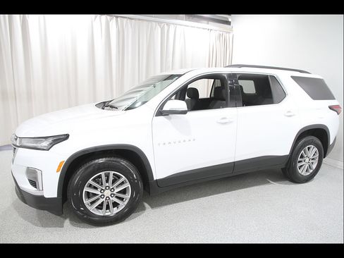 Certified 2023 Chevrolet Traverse LT FWD image 3