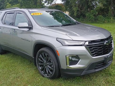 Used 2023 Chevrolet Traverse RS w/ LPO, Cargo Package AWD/4WD image 1