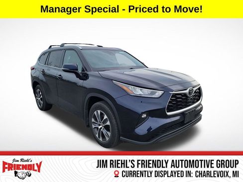 Used 2020 Toyota Highlander XLE AWD/4WD image 7