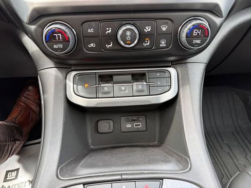 Used 2023 GMC Acadia SLT w/ Technology Package AWD/4WD image 27