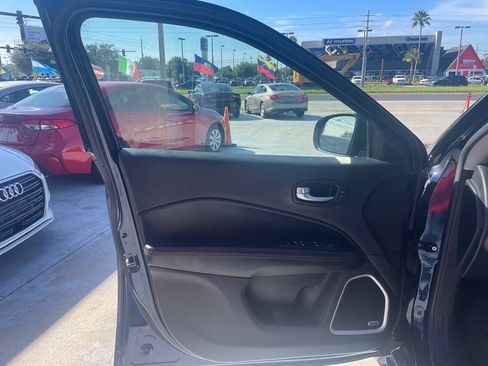 Used 2021 Jeep Compass Limited w/ Sun and Sound Group AWD/4WD image 8