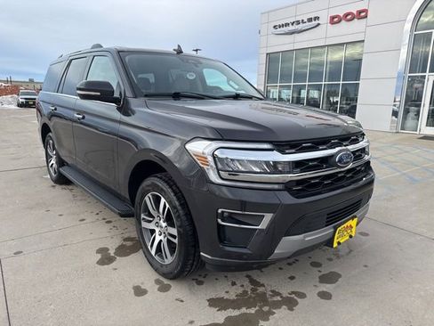 Used 2024 Ford Expedition Limited image 2