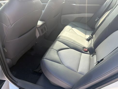 Used 2020 Toyota Camry XLE FWD image 10