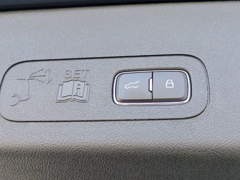 Used 2023 Lincoln Aviator Reserve RWD image 13
