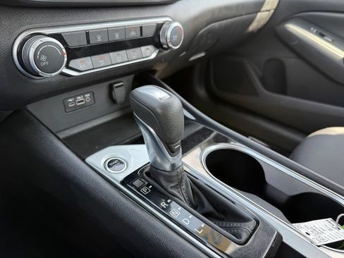 Used 2024 Nissan Altima 2.5 SV FWD image 19