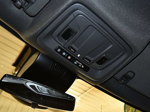 Used 2022 Chevrolet Silverado 1500 Custom w/ LPO, Dark Essentials Package AWD/4WD image 26