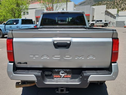 Used 2025 Toyota Tacoma TRD Off-Road w/ TRD Off Road Premium Package AWD/4WD image 11