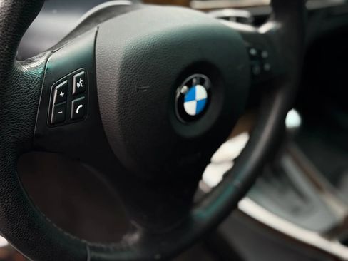 Used 2006 BMW 330xi Sedan image 22