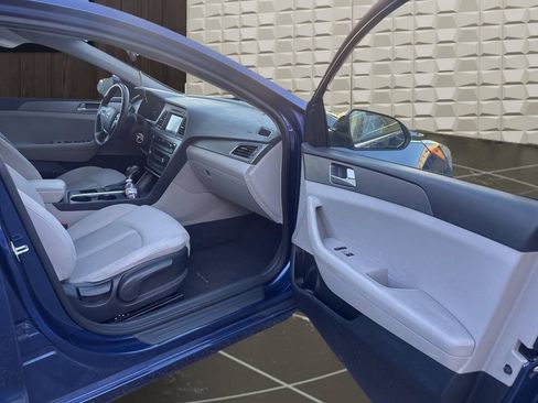 Used 2017 Hyundai Sonata SE w/ Cargo Package FWD image 12