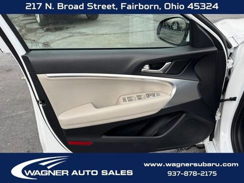 Used 2023 Genesis G70 2.0T image 11