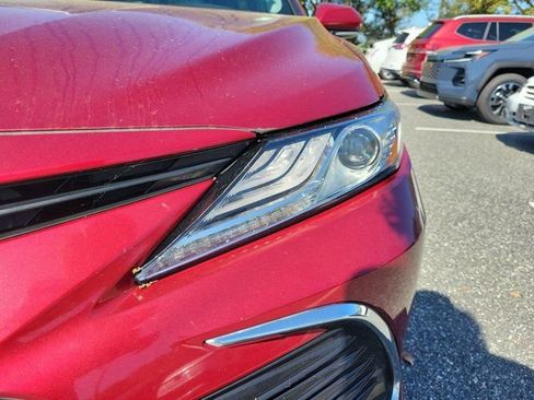 Used 2021 Toyota Camry XLE w/ Navigation Upgrade Package image 16