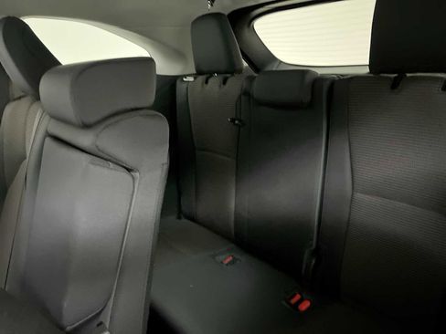 Used 2023 Toyota Highlander LE FWD image 30