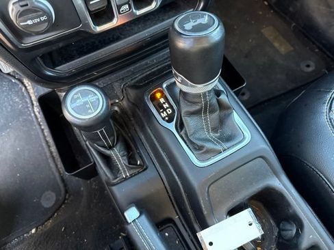 Used 2021 Jeep Wrangler Unlimited Sahara AWD/4WD image 13