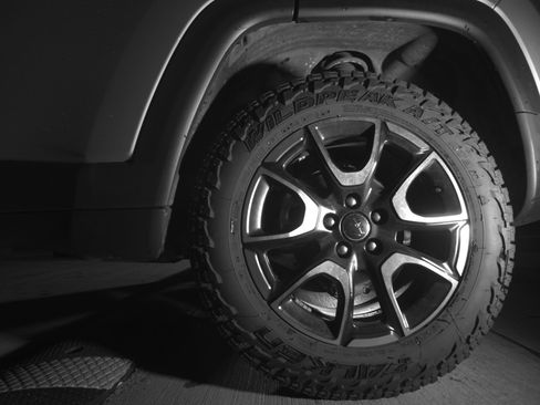 Used 2025 Jeep Compass Trailhawk AWD/4WD image 14