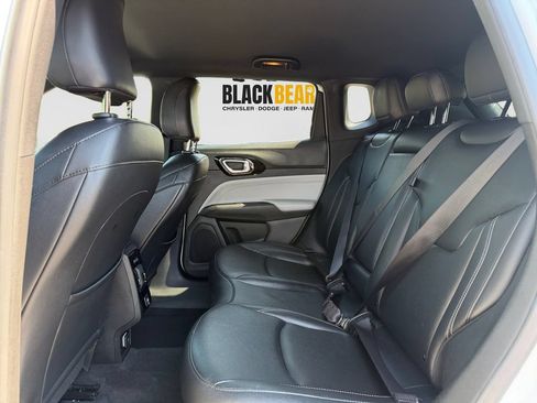 Used 2025 Jeep Compass Limited AWD/4WD image 9