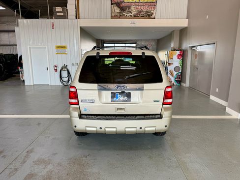 Used 2011 Ford Escape Limited w/ 302A Rapid Spec Order Code AWD/4WD image 6