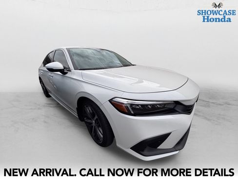 Used 2024 Honda Civic Touring image 2