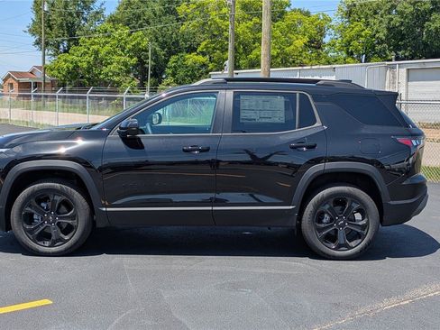 New 2026 Chevrolet Equinox LT w/ Convenience Package II FWD image 8