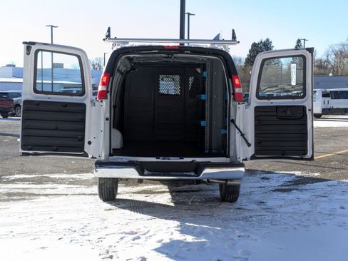 New 2025 GMC Savana 2500 Work Van w/ Chrome Appearance Package image 28
