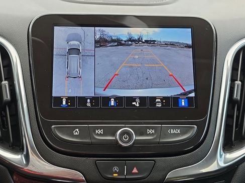 Used 2024 Chevrolet Equinox Premier image 17