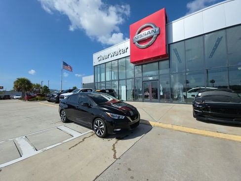Used 2021 Nissan Versa SR image 1