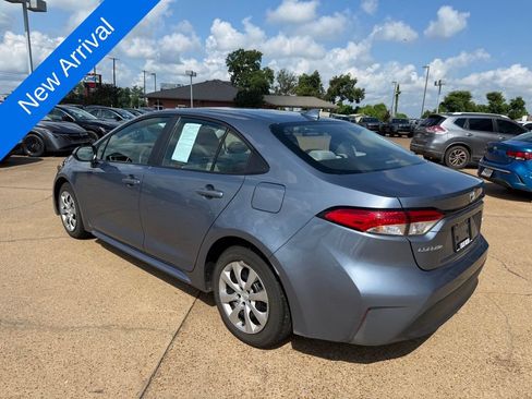 Used 2025 Toyota Corolla LE FWD image 3