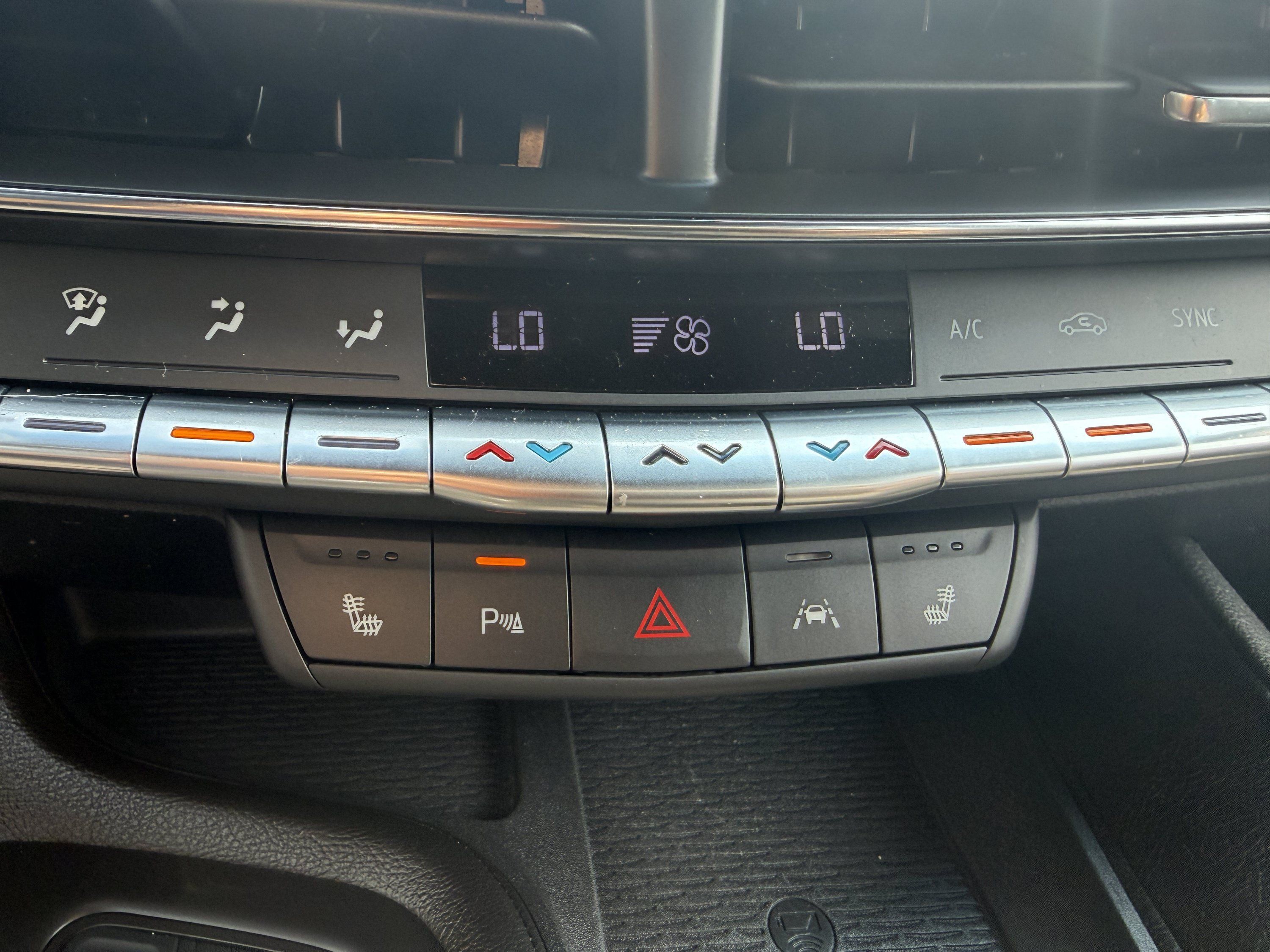 Used 2024 Cadillac CT5 Luxury w/ Sun And Sound Package AWD/4WD image 32