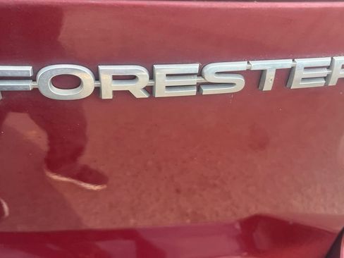 Used 2018 Subaru Forester 2.5i Premium w/ All-Weather Package image 24