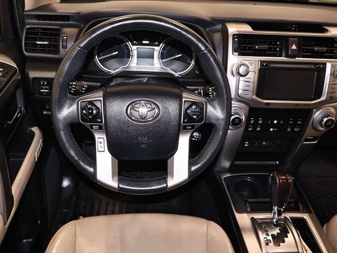 Used 2015 Toyota 4Runner Limited AWD/4WD image 21