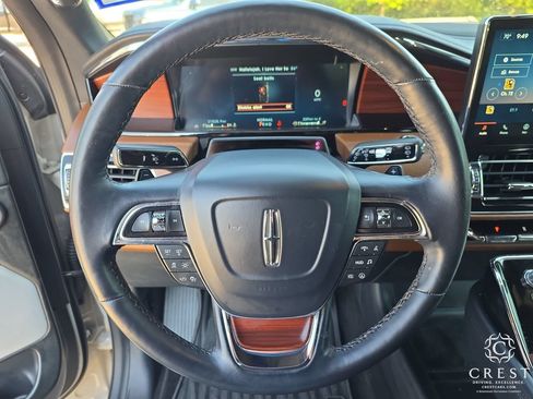Used 2023 Lincoln Navigator Reserve AWD/4WD image 13