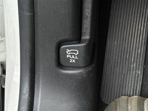 Used 2020 Ford Explorer Limited image 31