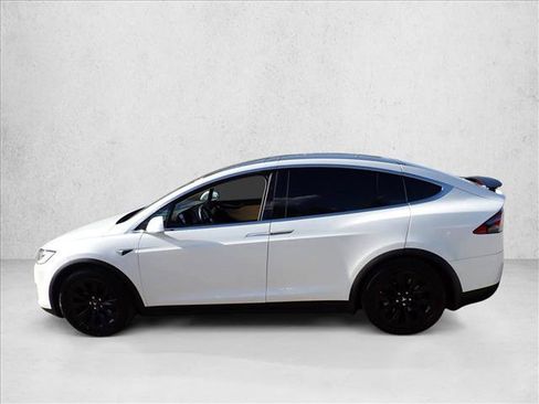 Used 2017 Tesla Model X 75D AWD/4WD image 2
