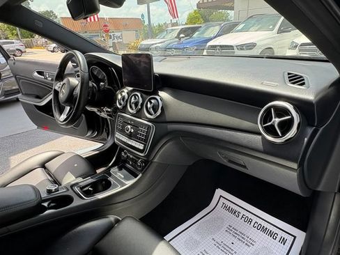 Used 2018 Mercedes-Benz GLA 250 4MATIC w/ Premium Package image 21