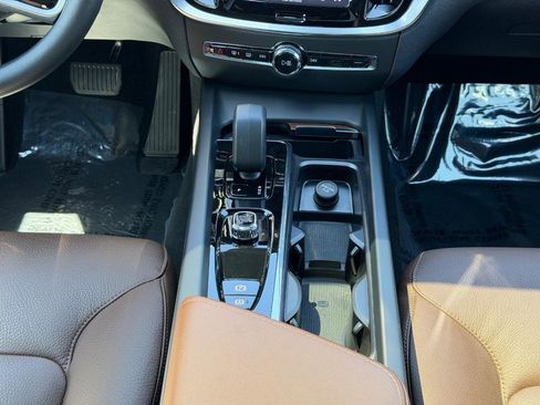 Certified 2025 Volvo V60 B5 Cross Country Plus AWD/4WD image 15