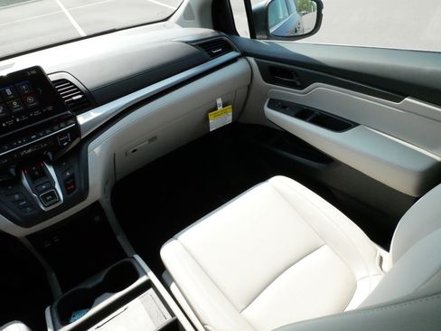 Used 2026 Honda Odyssey EX-L image 11