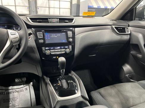 Used 2015 Nissan Rogue SV w/ SV Premium Package AWD/4WD image 25
