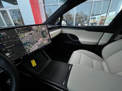 Used 2024 Tesla Model X Plaid image 29