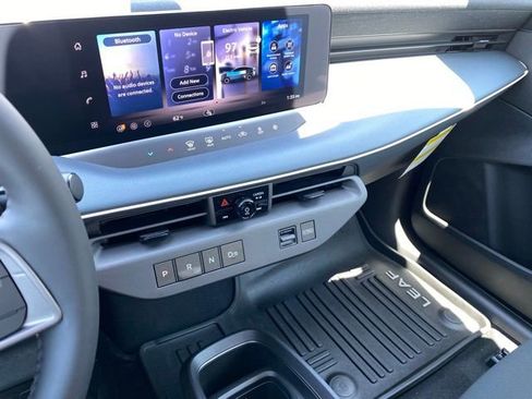 New 2026 Nissan Leaf FWD image 15