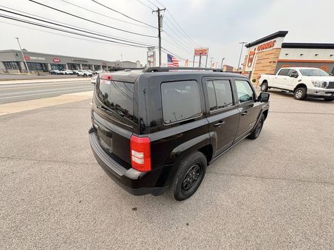 Used 2016 Jeep Patriot Sport w/ Power Value Group FWD image 39