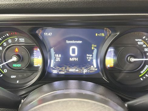 Used 2024 Jeep Wrangler Unlimited image 25