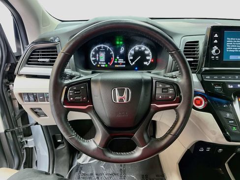 Used 2025 Honda Odyssey Touring image 11